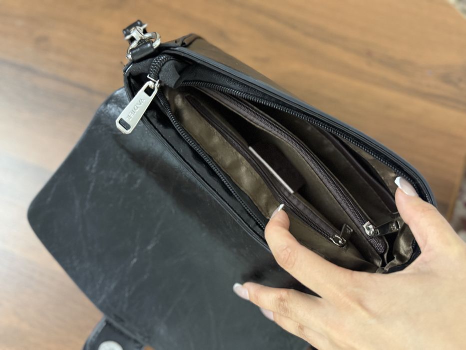 Женская сумка отличном состоянии как новая только один раз носила