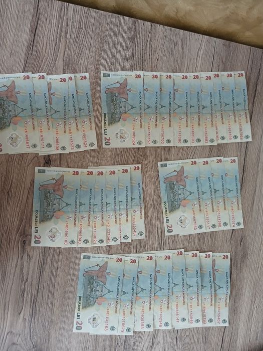 Bacnote de 20 de lei,32 bucăți.