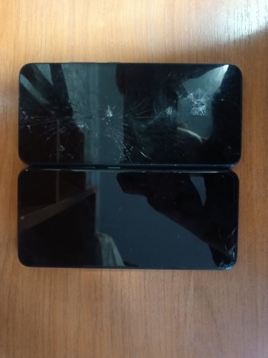 Продам 2 телефона Реалми