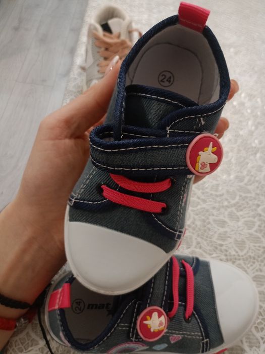 Детски обувки/цената е за 3-те чифта общо!