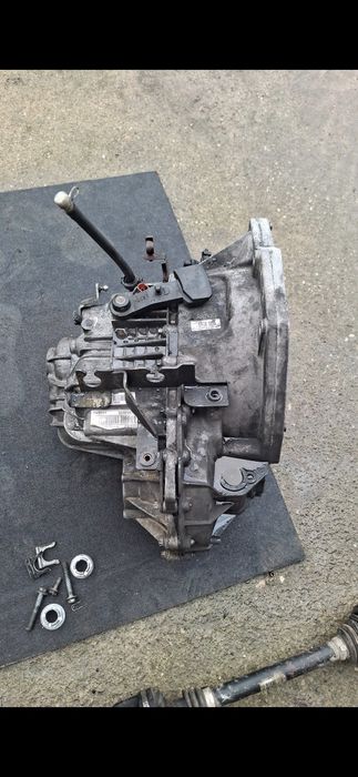 Cutie viteze manuala 6 trepte Renault trafic 1.9  dci  Opel vivaro