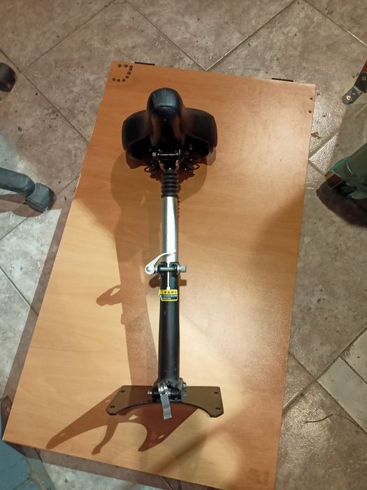 Седалка разглобяема за скутер тротинетка