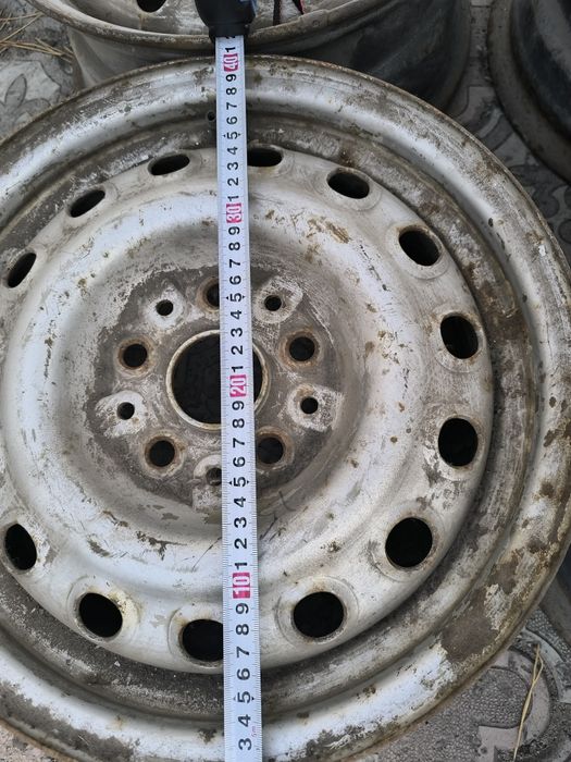 Продам диски 4 шт (15)