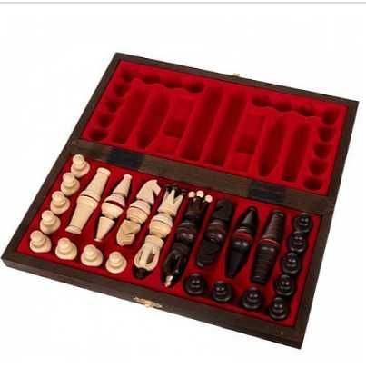 Луксозен дървен шах с гравирани полета