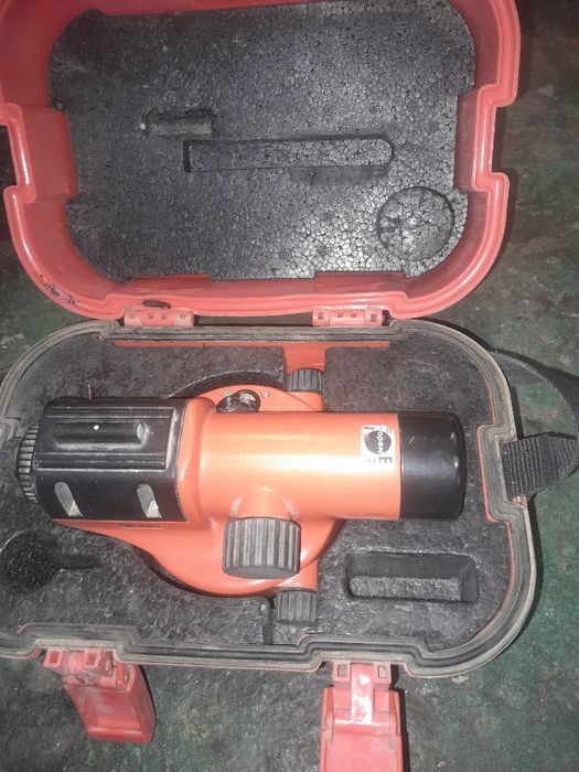 Продам нивелир NEDO E 20