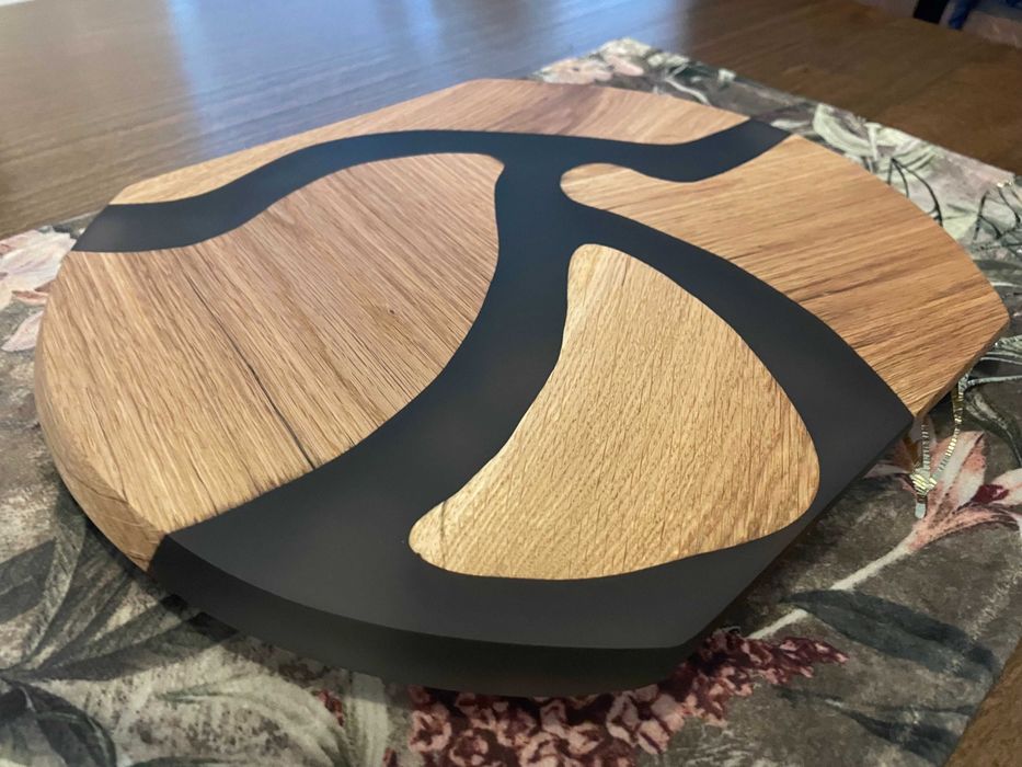 Platou din lemn de stejar si  rășină epoxidică