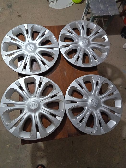 Capace Originale Nissan/Audi/Suzuki/Volvo pe 16 Inch!