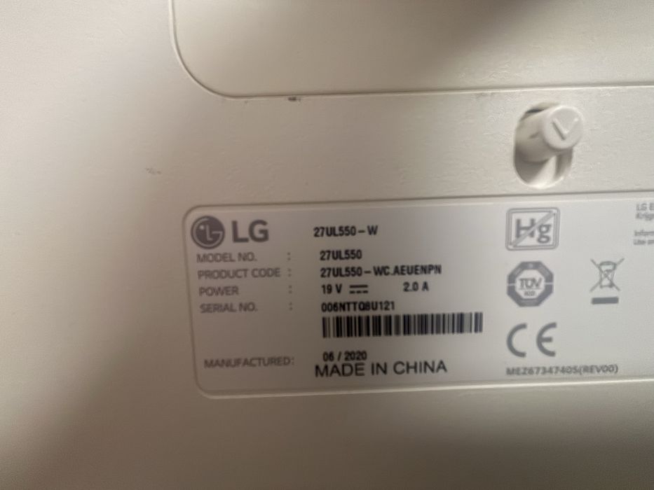 Monitor LG ( LG 27UL550-W )