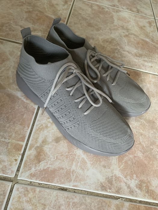 Pantofi sport stil yeezy