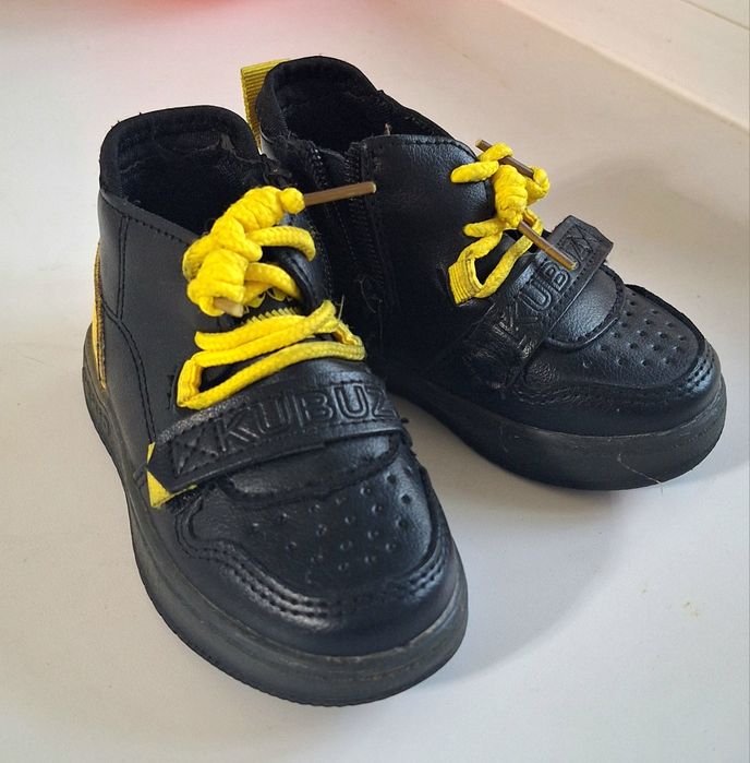 Продаю детскую обувь