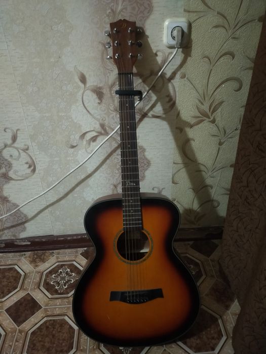 Продам гитару классическая