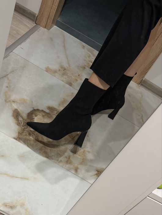 Черни боти тип чорап с ток Reserved