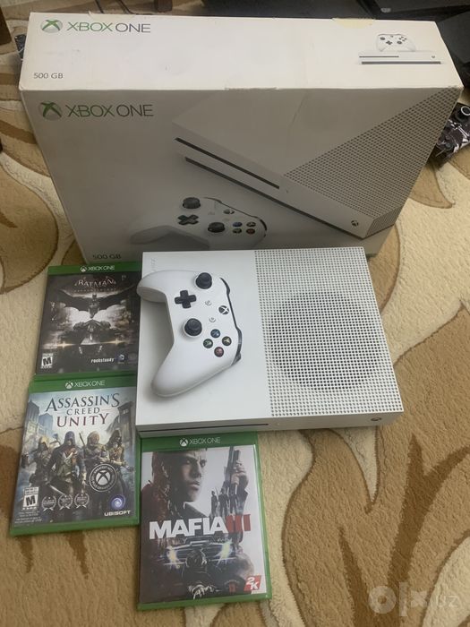 Xbox one S. 512gb hotira full komplekt+disk bonus