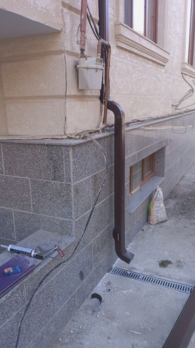 Водостоки с крыши !