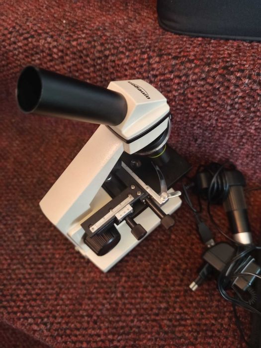 Microscop omegon