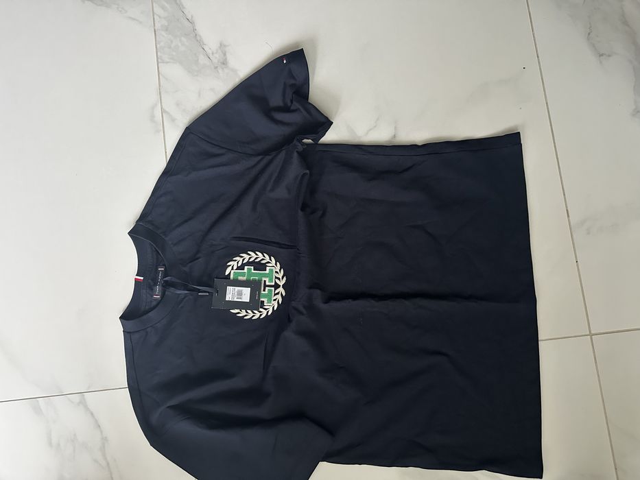 Ниви оригинални маркови блузи Tommy Hilfiger за ръст 164 см