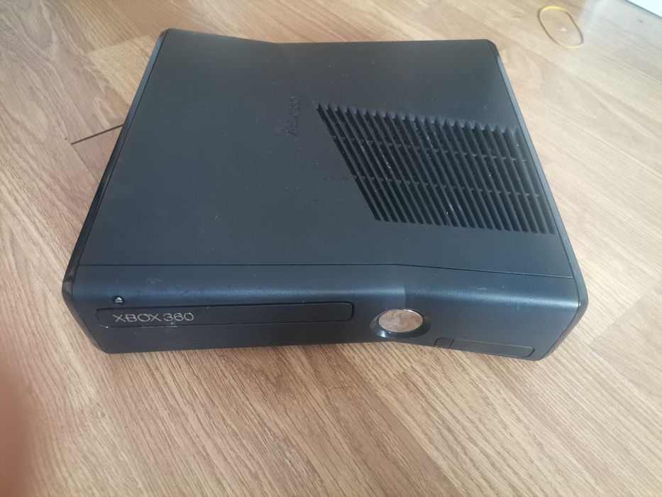 Игра Xbox360 E slim за части