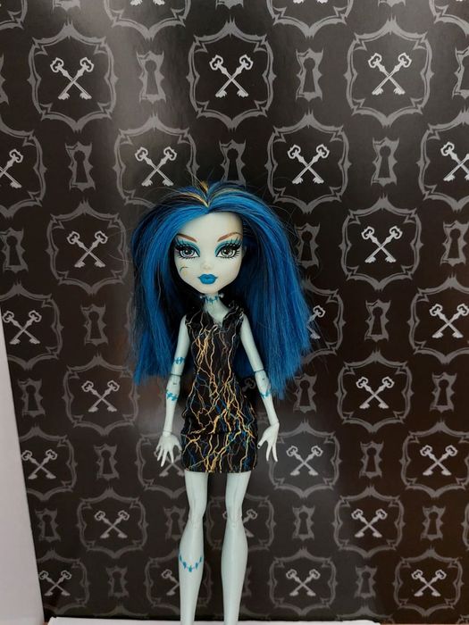 Продаю куклу Monster High