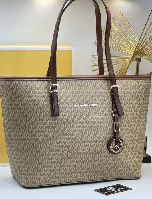 Geanta Michael Kors Dimnesiuni 32/28