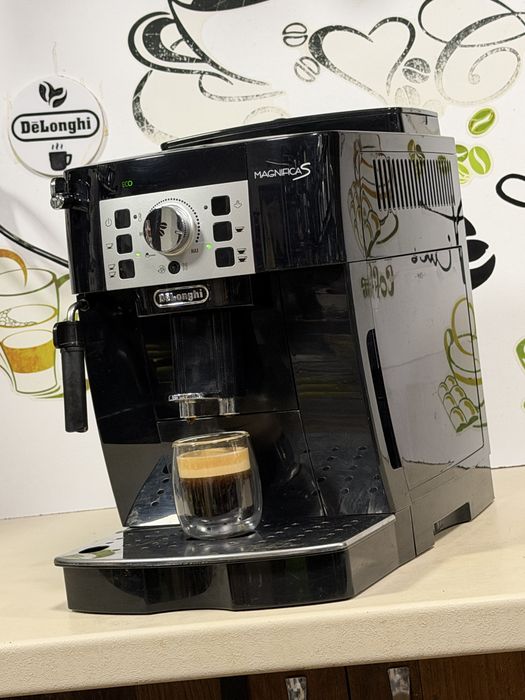 Кафемашина кафе автомат delonghi magnifica S с гаранция