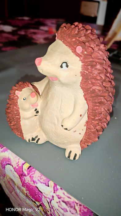 Цветни фигурки от гипс