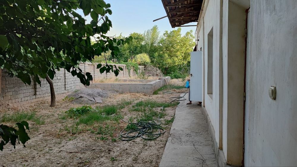 Продается участок с домом  Учкахрамон, 4 км внутрь от поста