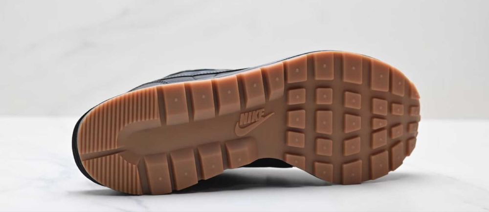 Нови дамски маратонки Nike x Sacai VaporWaffle Black Gum