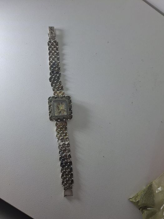 Продам  часы серебро