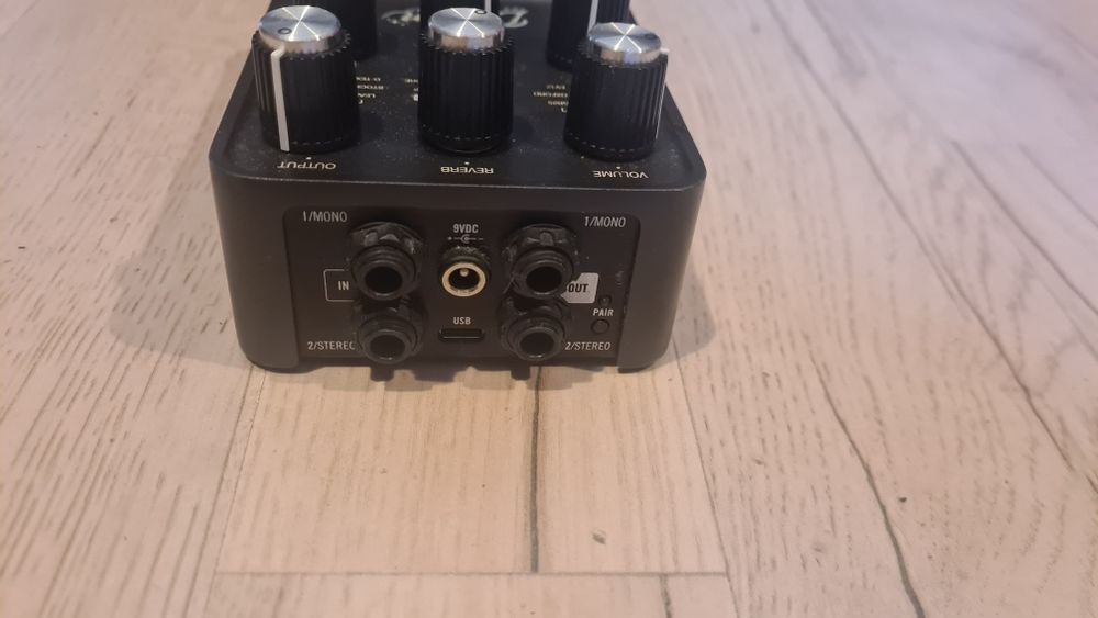 Vând Universal Audio UAFX Dream ’65 Reverb Amplifier.