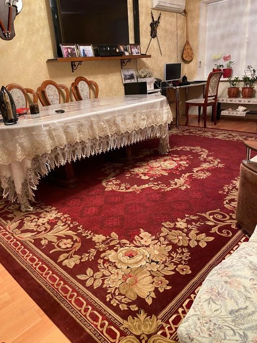 Продам ковер б/у 2 года