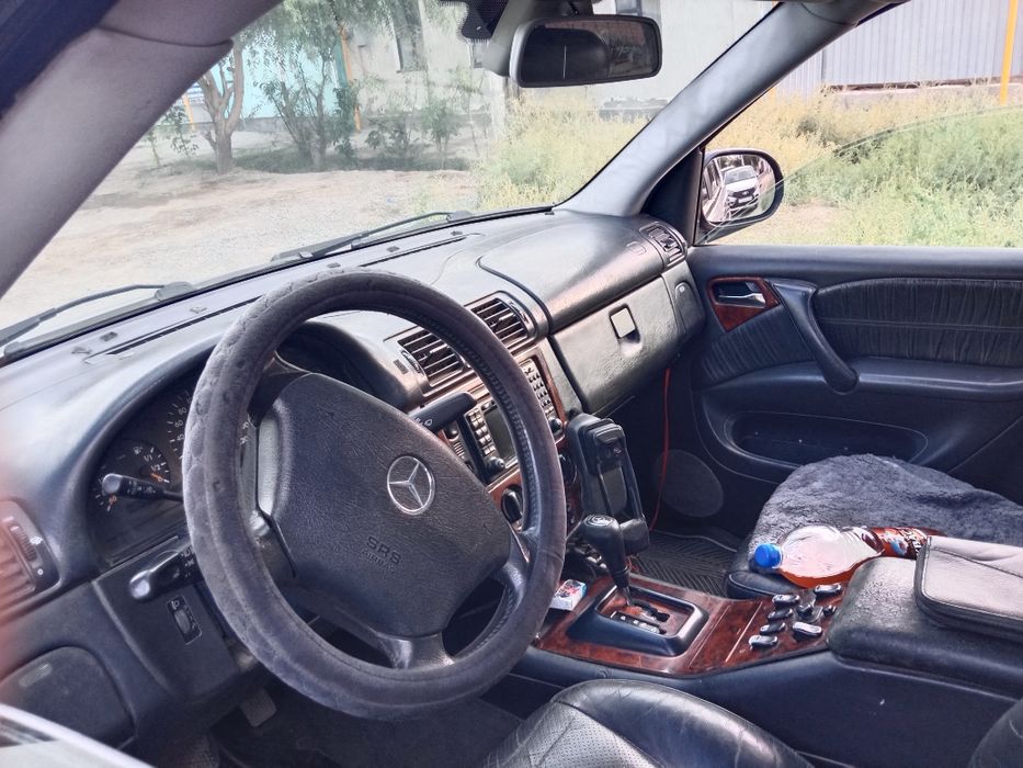 Мерседес мл 2шт 2.7. И 5.5. 2002. .2001гв