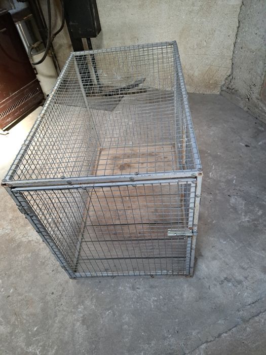 Продавам клетка за куче