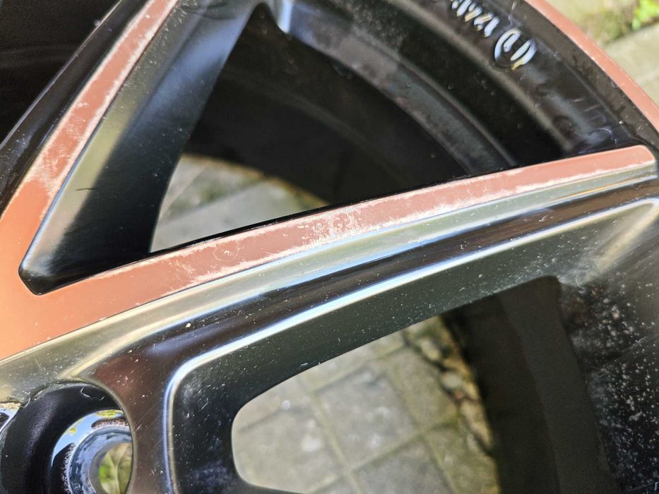 Джанти 17" CMS C30 5x114.3 + Continental UltraContact