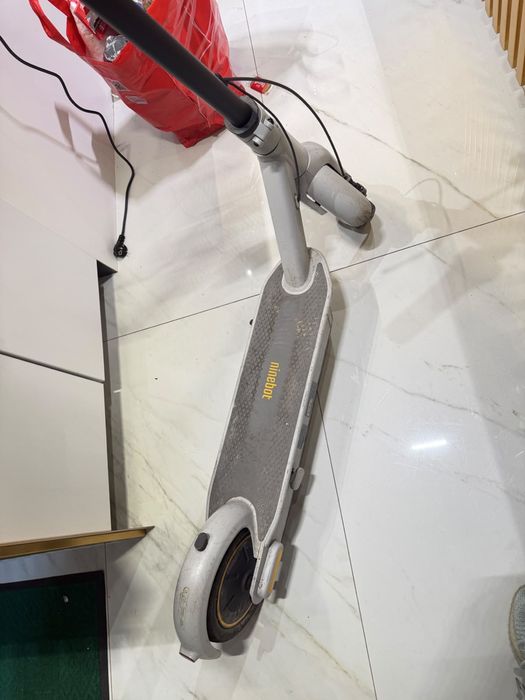 Vand Trotineta Ninebot G2 stare foarte buna