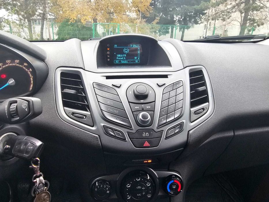 Vând Ford Fiesta 2014