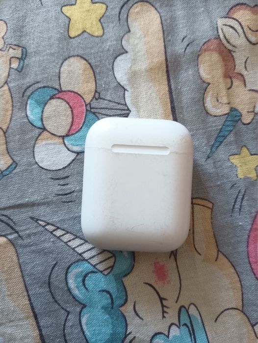 продам оригинальные аирподсы 1 gen