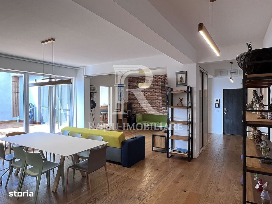 Penthouse cu Design Eclectic | Central | Panoramă Unică | Oradea