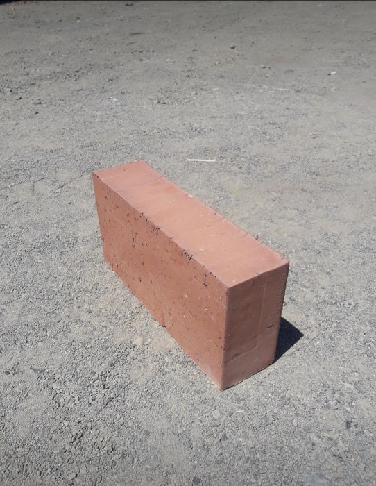 Кирпичи строительный