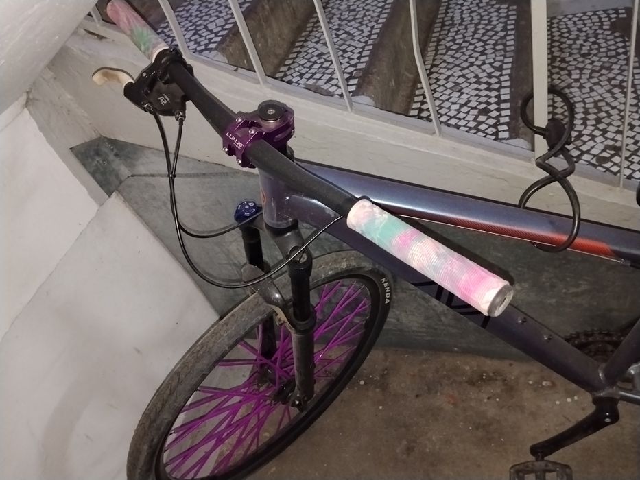 Продаю дерт велосипед,новый в очень хорошем