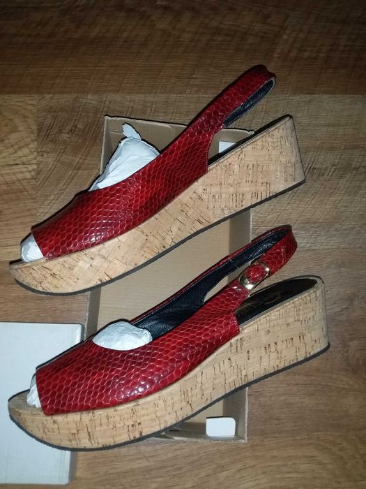 Босоножки танкетки. 39-40 р. Кожа