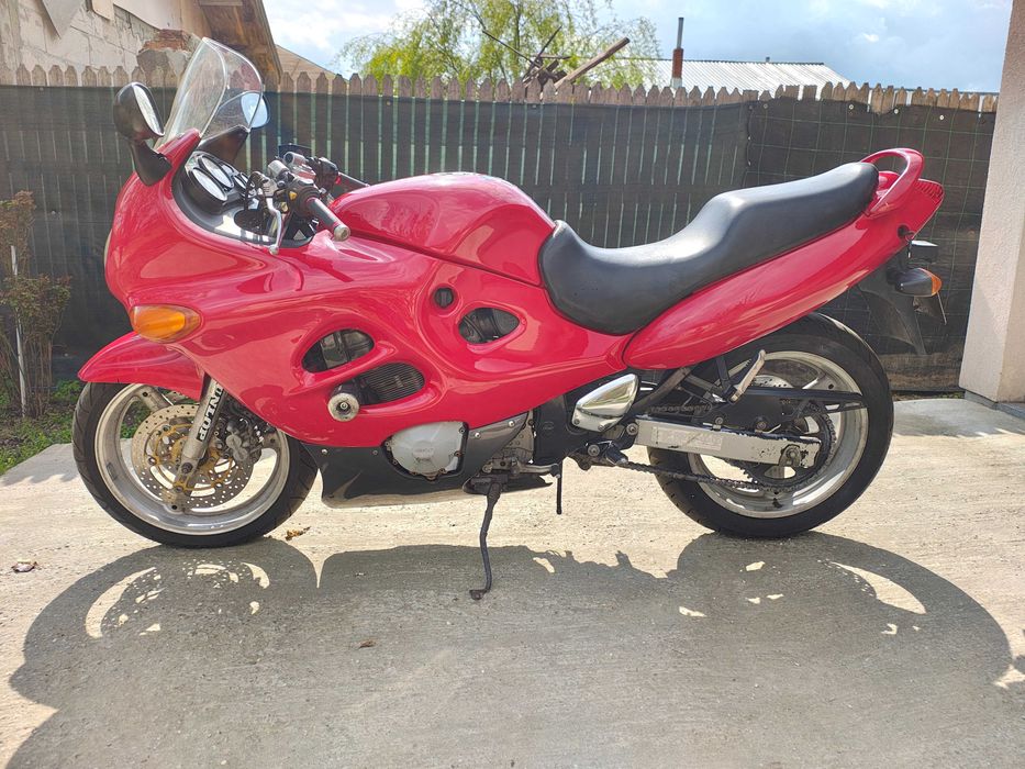 Suzuki Katana GSXF 600 - fara acte, doar pentru piese