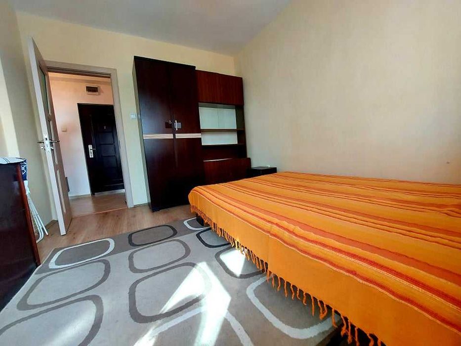 Дава се под наем Двустаен апартамент в Бургас, Зорница - 55 кв.м за 175 € - Снимка #1