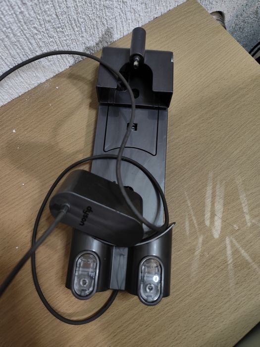 Безжична прахосмукачка Dyson