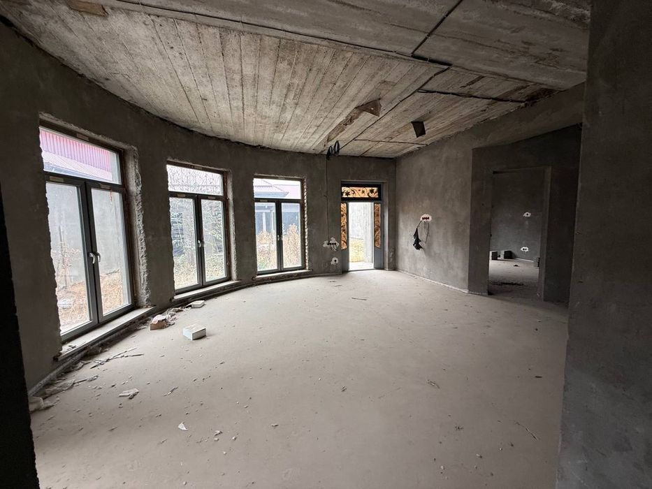 9 сот 350 м.кв 3 уровня