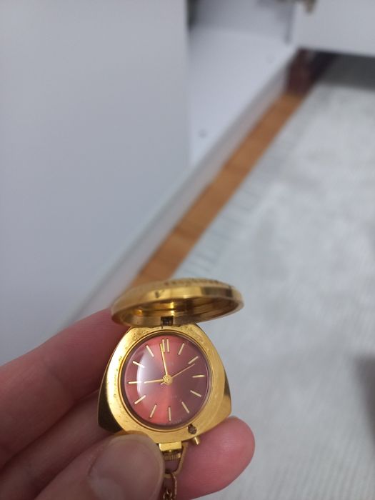 Часы и медальон ЗАРЯ