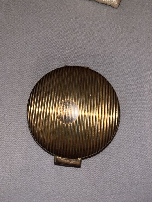 Пудри за лице Este lauder  Четки за Грим Червило