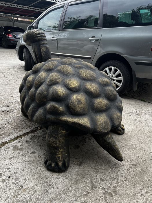 Statuie testoasa uriasa