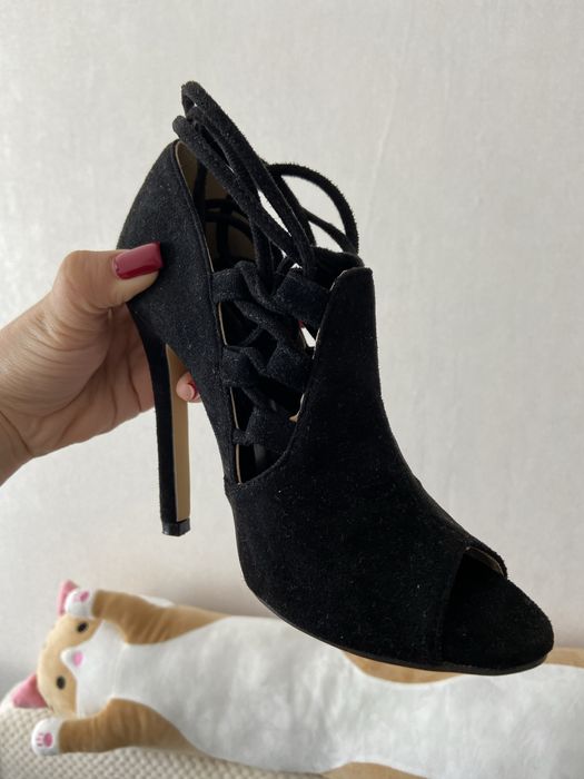 Ботильоны новые продам