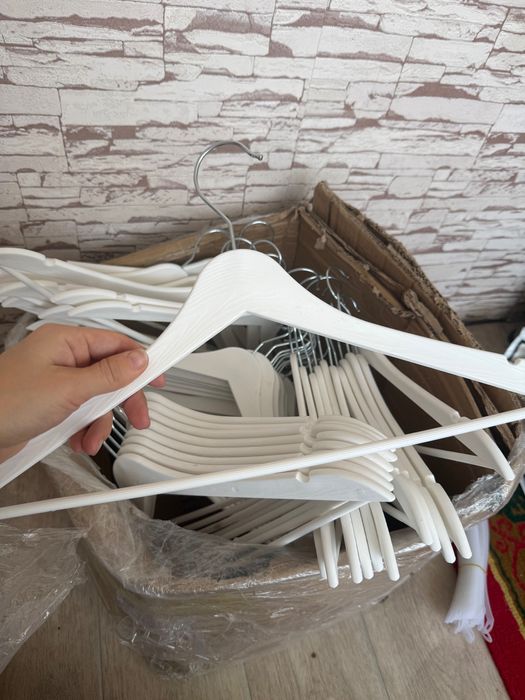 Вешалки для одежды