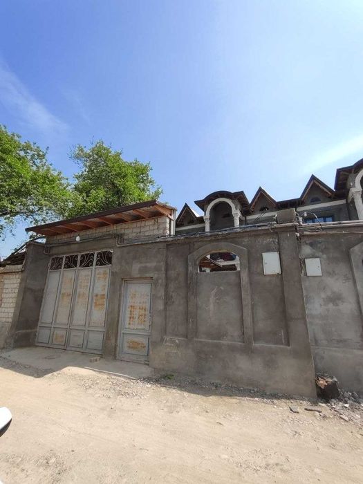 Участка сотилади Уратепа махаллада, бетонкадан 1300 метр ичкарида